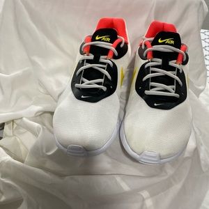 NIKE OKETO TENNIS SHOES